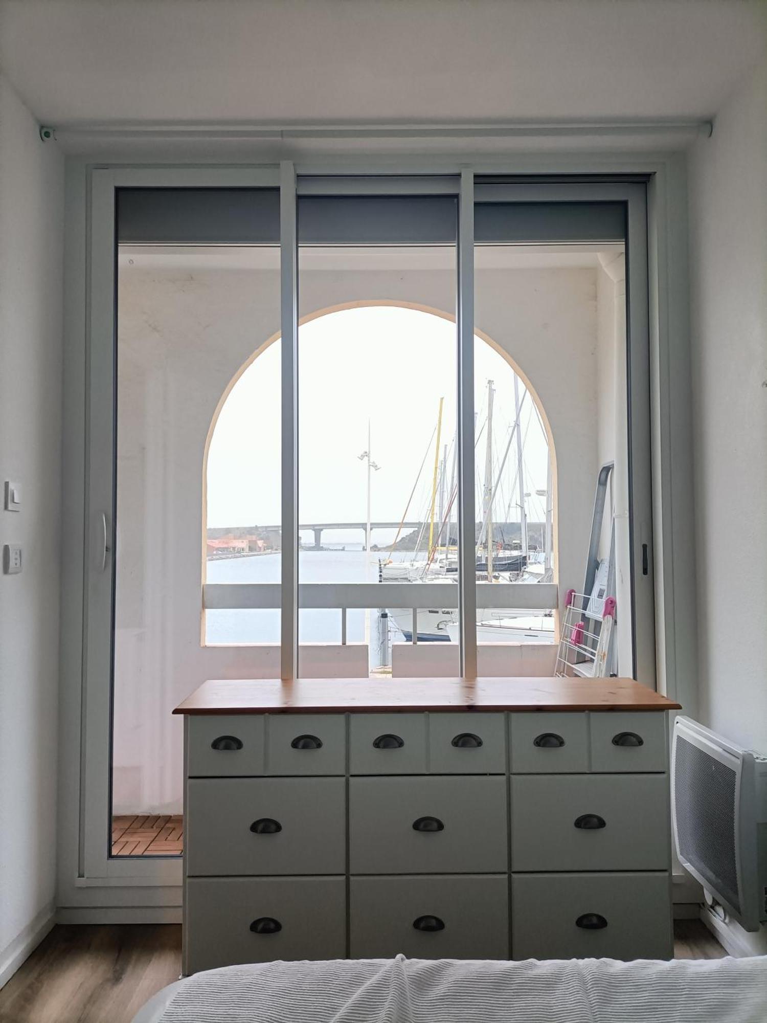 T2 cabine avec très belle vue sur le port de plaisance Leucate Extérieur photo