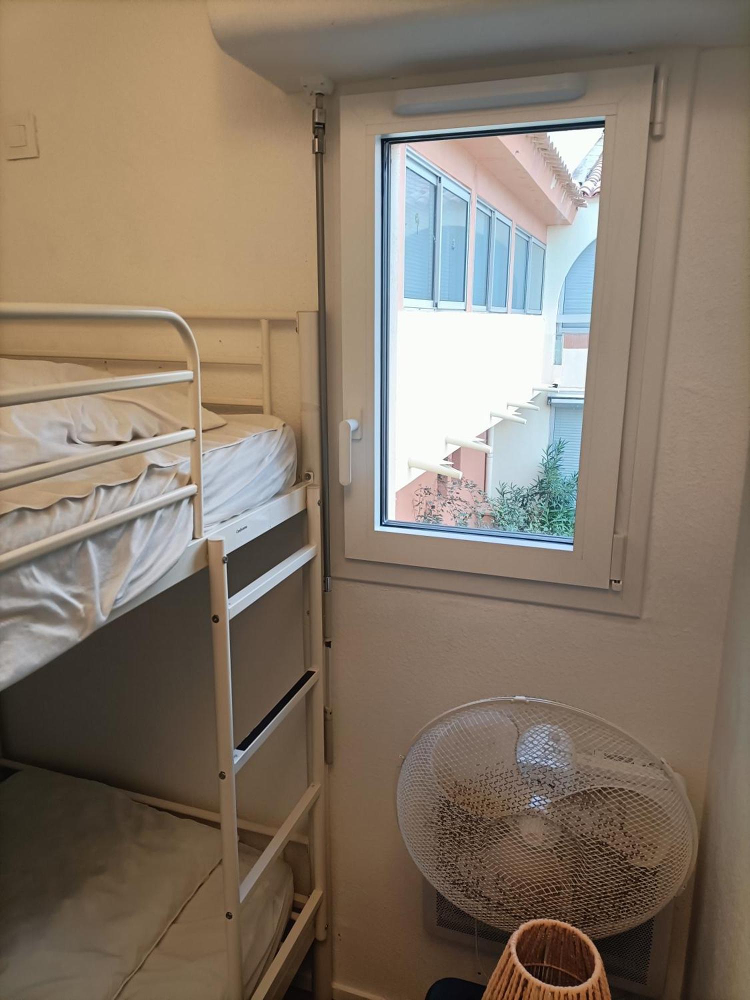 T2 cabine avec très belle vue sur le port de plaisance Leucate Extérieur photo
