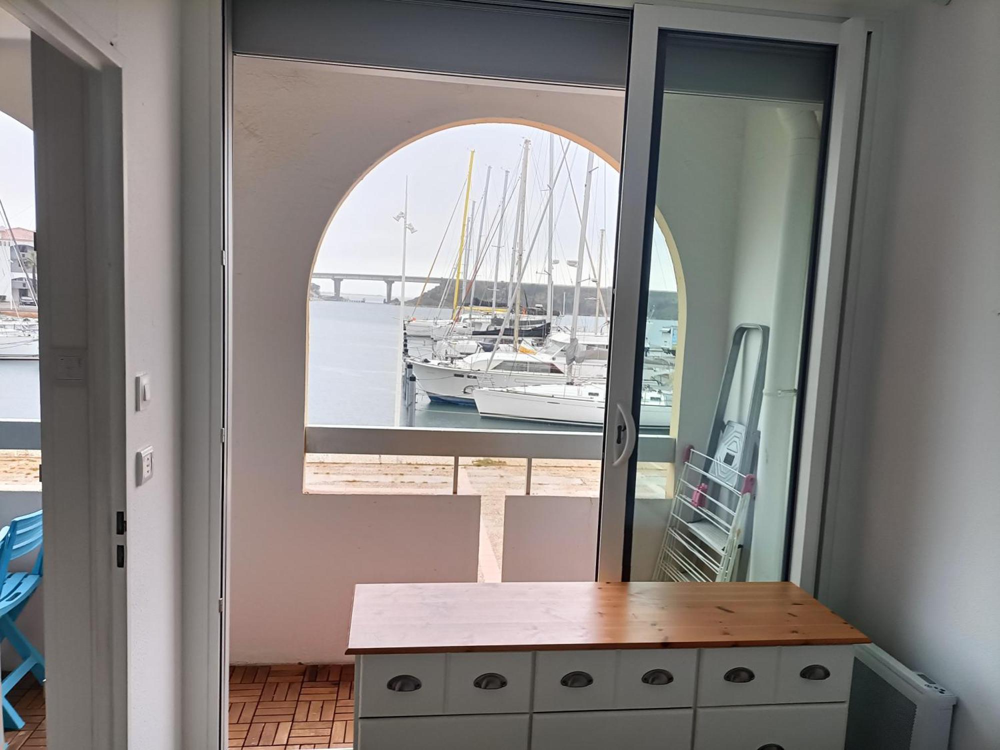 T2 cabine avec très belle vue sur le port de plaisance Leucate Extérieur photo