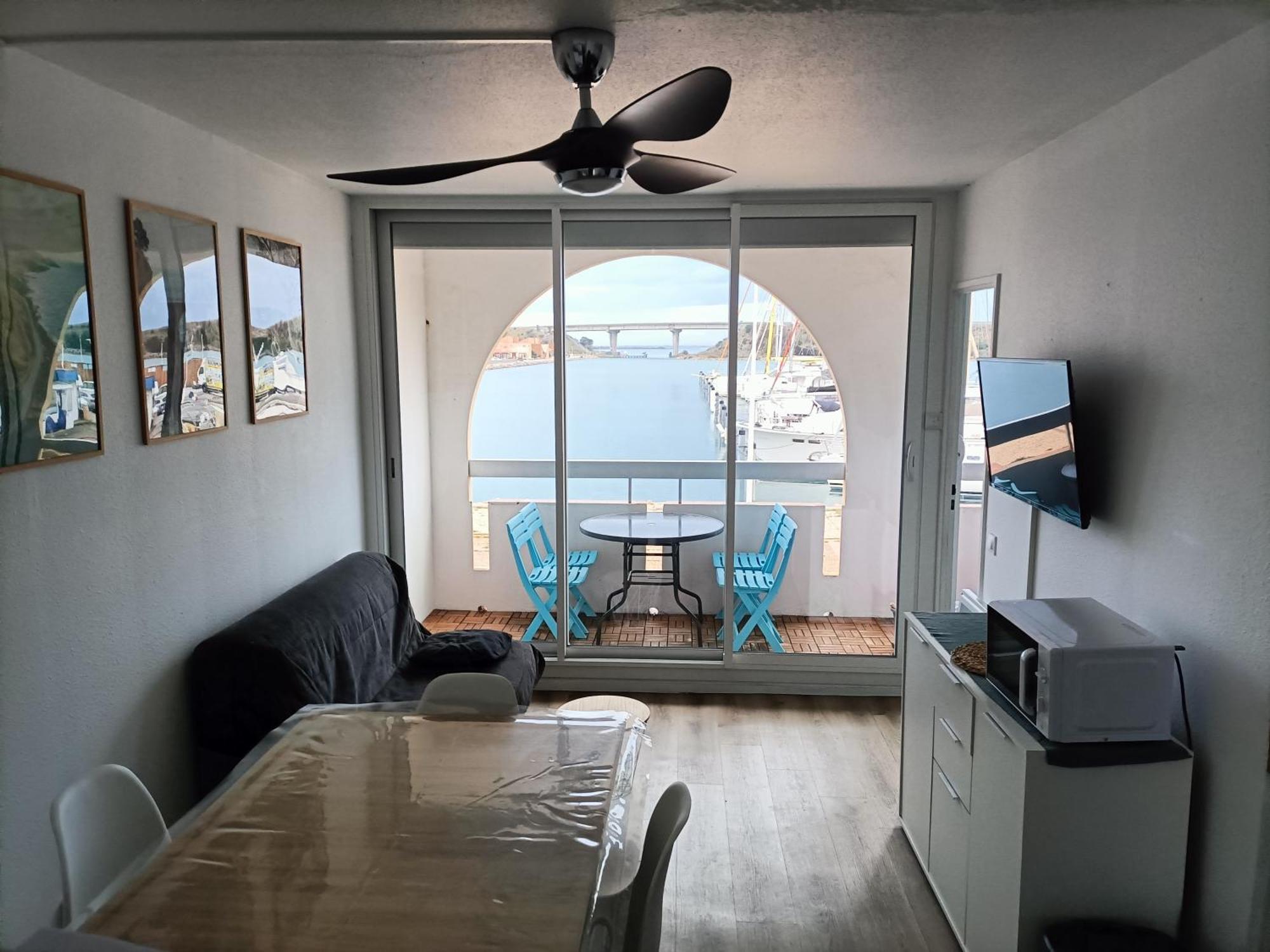 T2 cabine avec très belle vue sur le port de plaisance Leucate Extérieur photo
